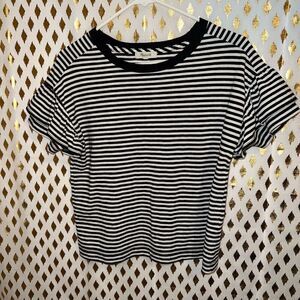 Madewell Ruffle-Sleeve Tee in Stripe black and white size XS